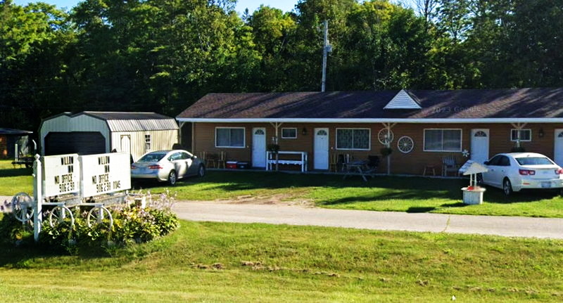 Suttons Wagon Wheel - 2022 Street View Willow Inn (newer photo)